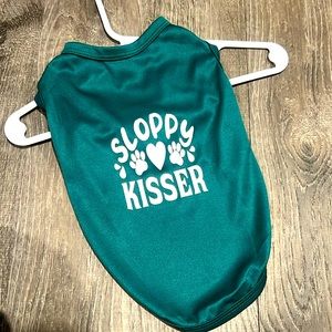 Sloppy Kisser pet T-shirt